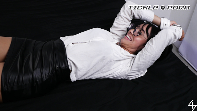 Steffanys Tickle Tantrums – The Bad Secretarys Ticklish Belly