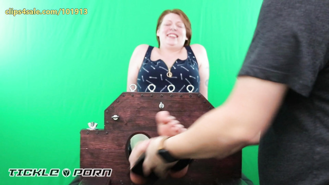 Random Sole Encounters – Dominant Miss Vickies 1St Time Tickled