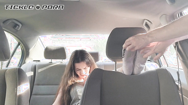 The Davina Gold – Car Tickle