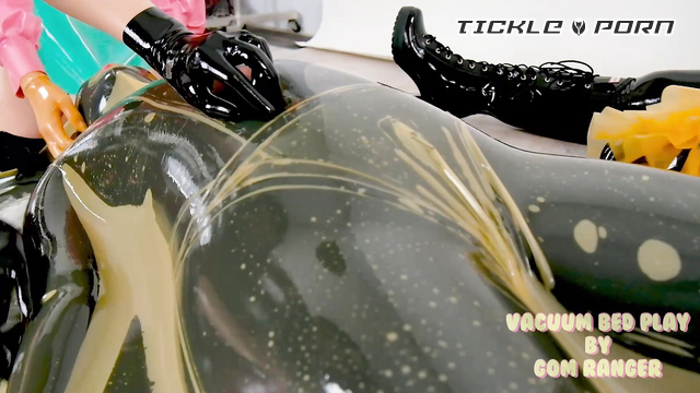 Hinako House Of Bondage – Vacuum Bed Play With The 5 Beautiful Rubber Goddess