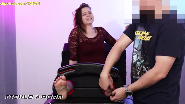 Random Sole Encounters – I Don't Like The Nylons! Emily's 1st Nylon Tickle