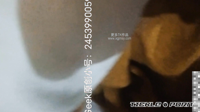 【Geek】美女学生在校园体检被骗，被医生绑起来挠痒，痒疯了～