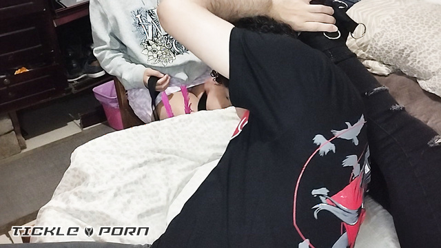 Sensual Tickling Of Sexy Feet Nocturna Eve While Boyfriend Jerking On Her Toes