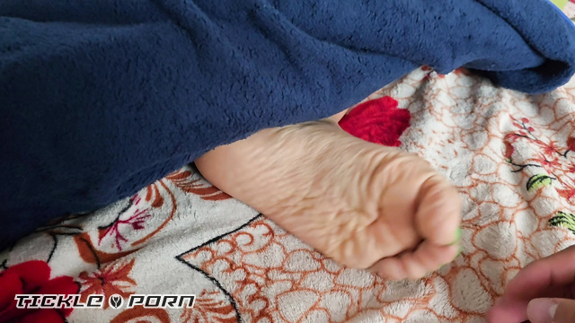Pitaya Feet and Tickling - Deeper Into The Dream: Lizzy’s Ticklish Dreams Official Session 9