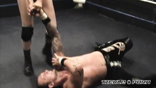 OMNI Wrestling Championship - Incredible Submission: Watching Bobcat Take On Chris In The Ring