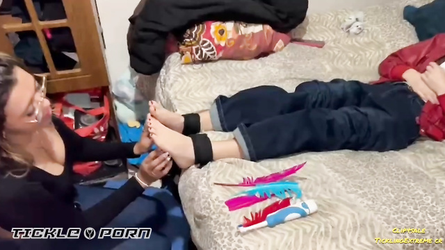 Camille Feet