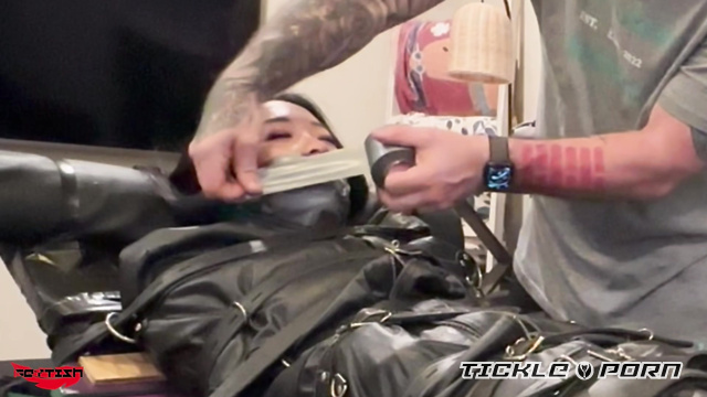 Fettish - No Safeword For Kiara Star Soles: Electric Touch To Pretty Asian Feet Drives Her