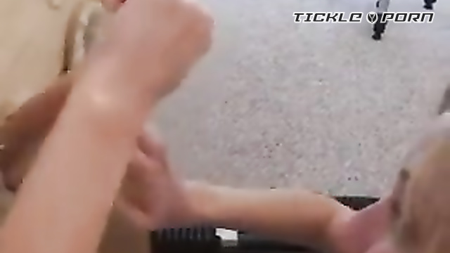 Courtney Feet