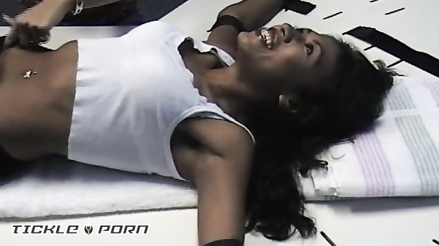Real Tickling – TC 5240