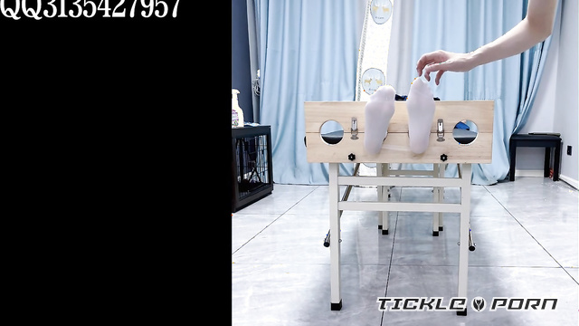 Tangtang's first tickling experience TK