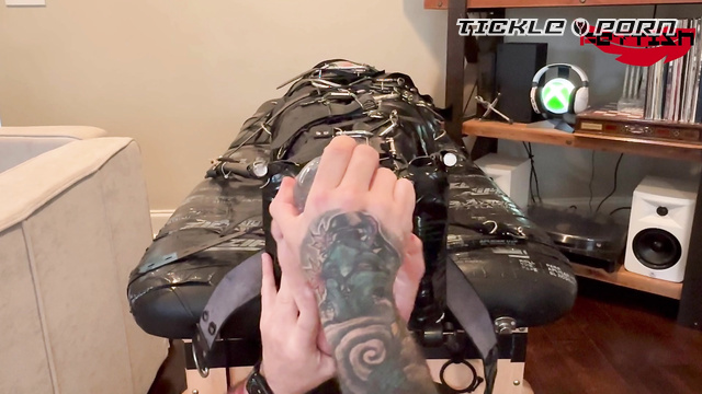 Fettish - The Tickle Table with Carissa Dumond