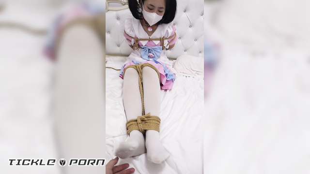 Chinese Tickling TK - The Maid's hands and feet are tied for tickling