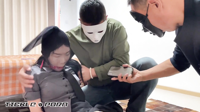 Chinese Tickling TK - Criminals broke into the house