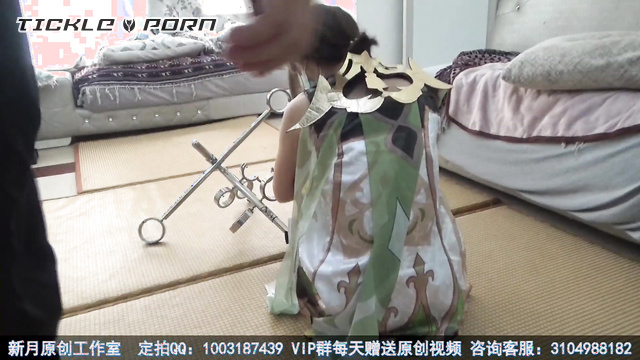 Chinese Tickling TK - Experience of Being Tied Up by a Horse Rack
