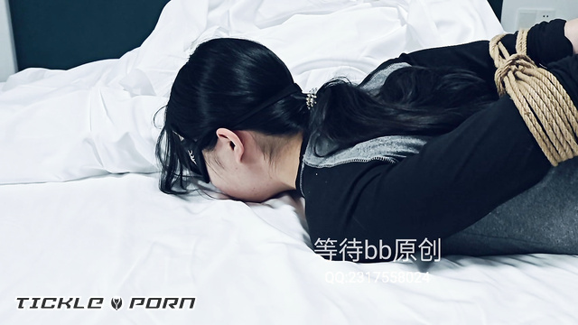Chinese Tickling TK - College Student Under Tickle Pressure