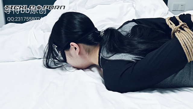Chinese Tickling TK - College Student Under Tickle Pressure