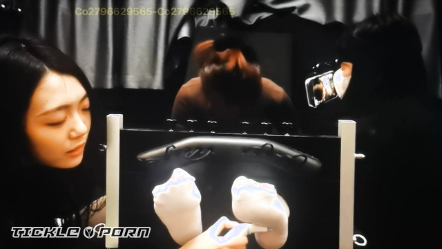 Chinese Tickling TK - Mother and Daughter Extreme Tickle Battle