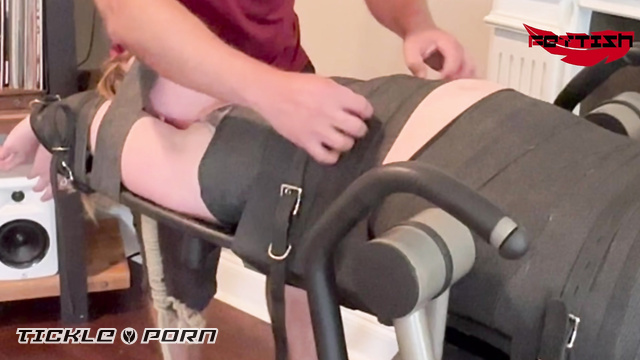 Fettish - Terror Totter Belly Button Fun: Sweet Honey Kinkade's Ticklish Escape