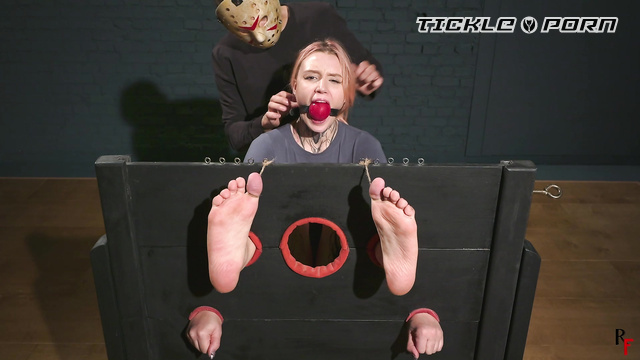 Astrid Feet