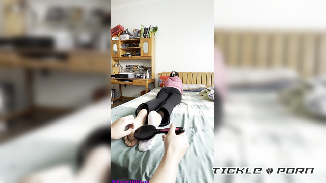 Chinese Tickling TK - Tickling Fun: Scumbag Man Teases Pretty Young Woman