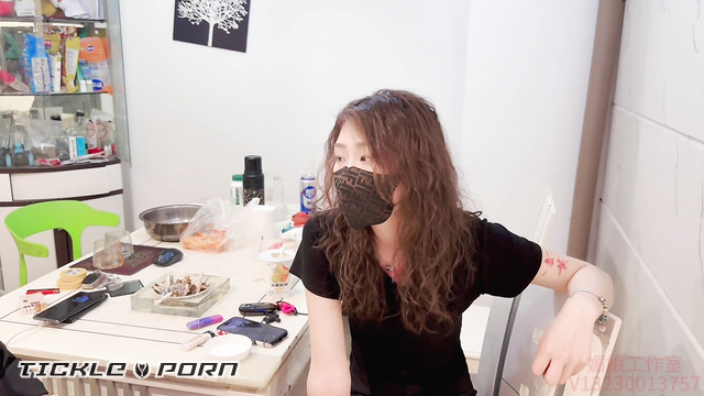 Chinese Tickling TK - Mei Niang’s Studio Struggles: Ticklish Predicament