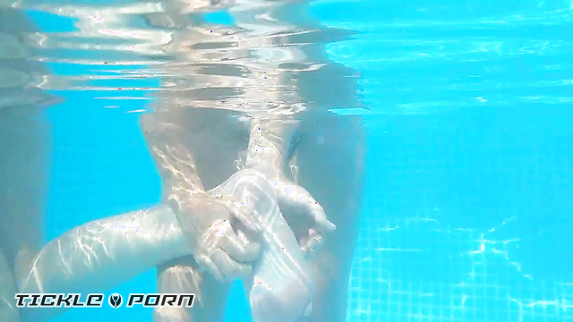 The French Way Tickling - Tickles In Water For The Ticklish Veronique & Natasha