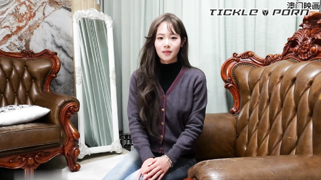 Macau Film - Xinxin’s Delicate Feet And The Tickles She Can’t Resist