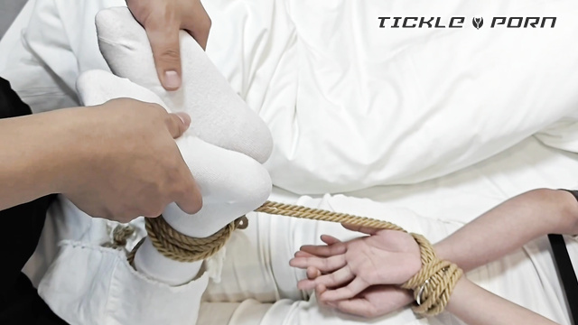 Chinese Tickling TK - Little Beauty Siyu Shows Off Her Feet in White Socks