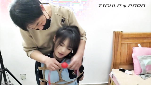 Chinese Tickling TK - Exquisite Studio: Young Girl’s Dance With the Butterfly Touch