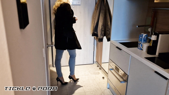 Helenas Feet High Heels Tights Legs - Tickled Feet After Shoe Heist in Köln