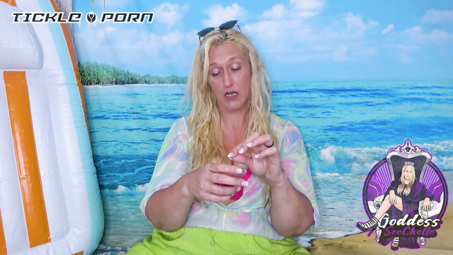 SeeChelle The Goddess - You Will Be Tickled By Mature Lady At The Beach